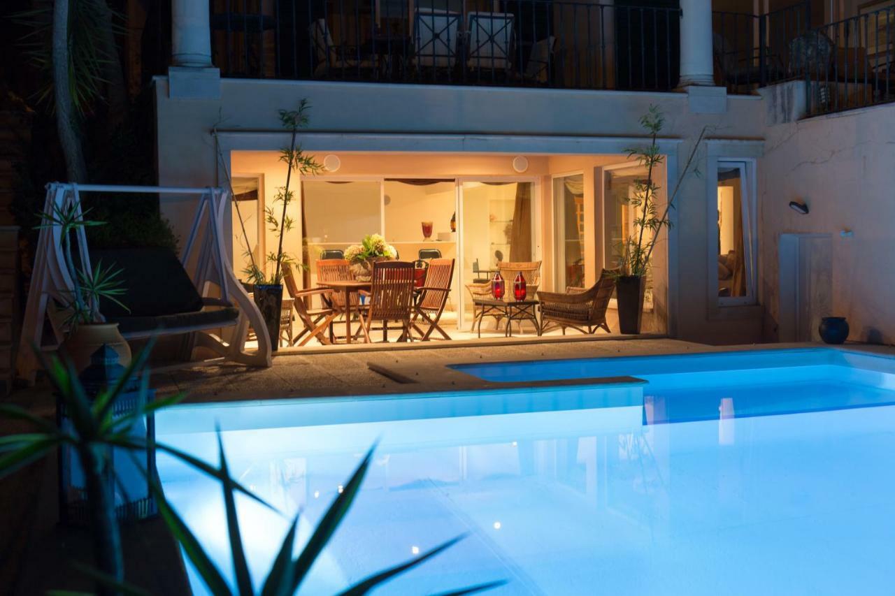 Apartamento Com Piscina Cruz Quebrada Luaran gambar